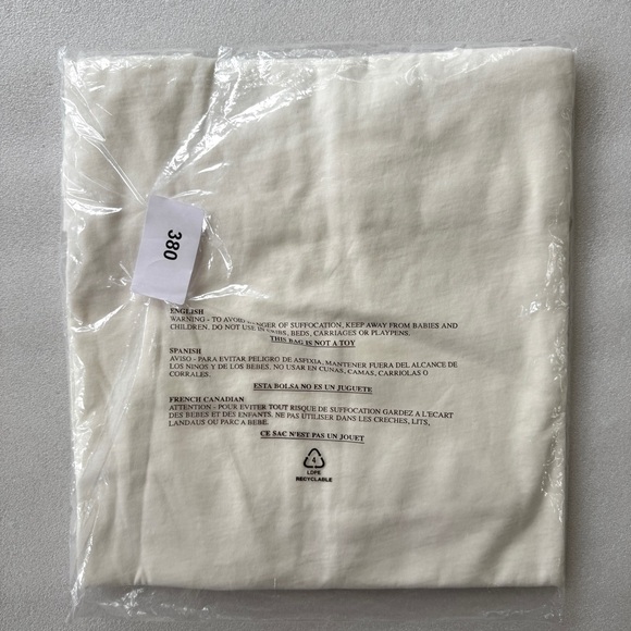 Daydreamer Hole Sun Logo Merch Tee - Picture 5 of 6